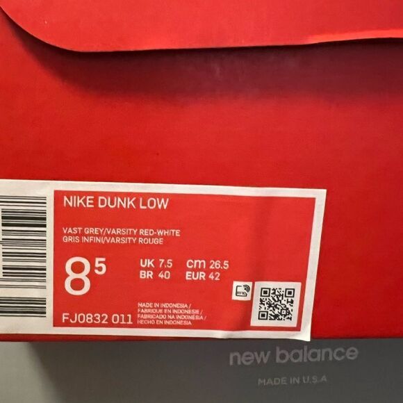 NIKE DUNK LOW VAST GREY VARSITY RED WHITE FJ0832-011 SIZE 8.5 main image 4
